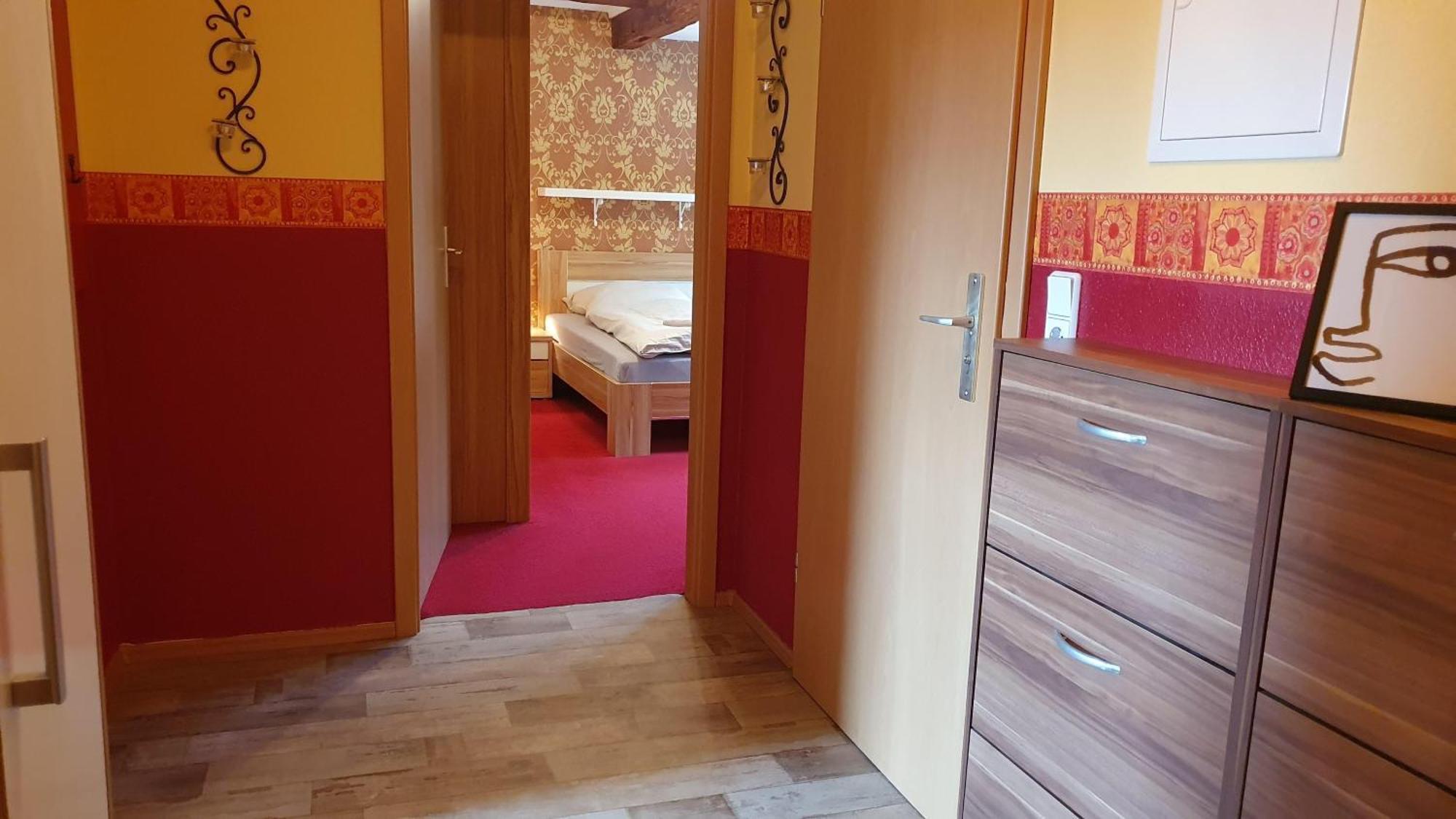 Ferienwohnung Im Gutshof Direkt Gegenueber Dem Schloss, Rhododendronpark Mit Terrasse Und Wlan Kromlau Luaran gambar