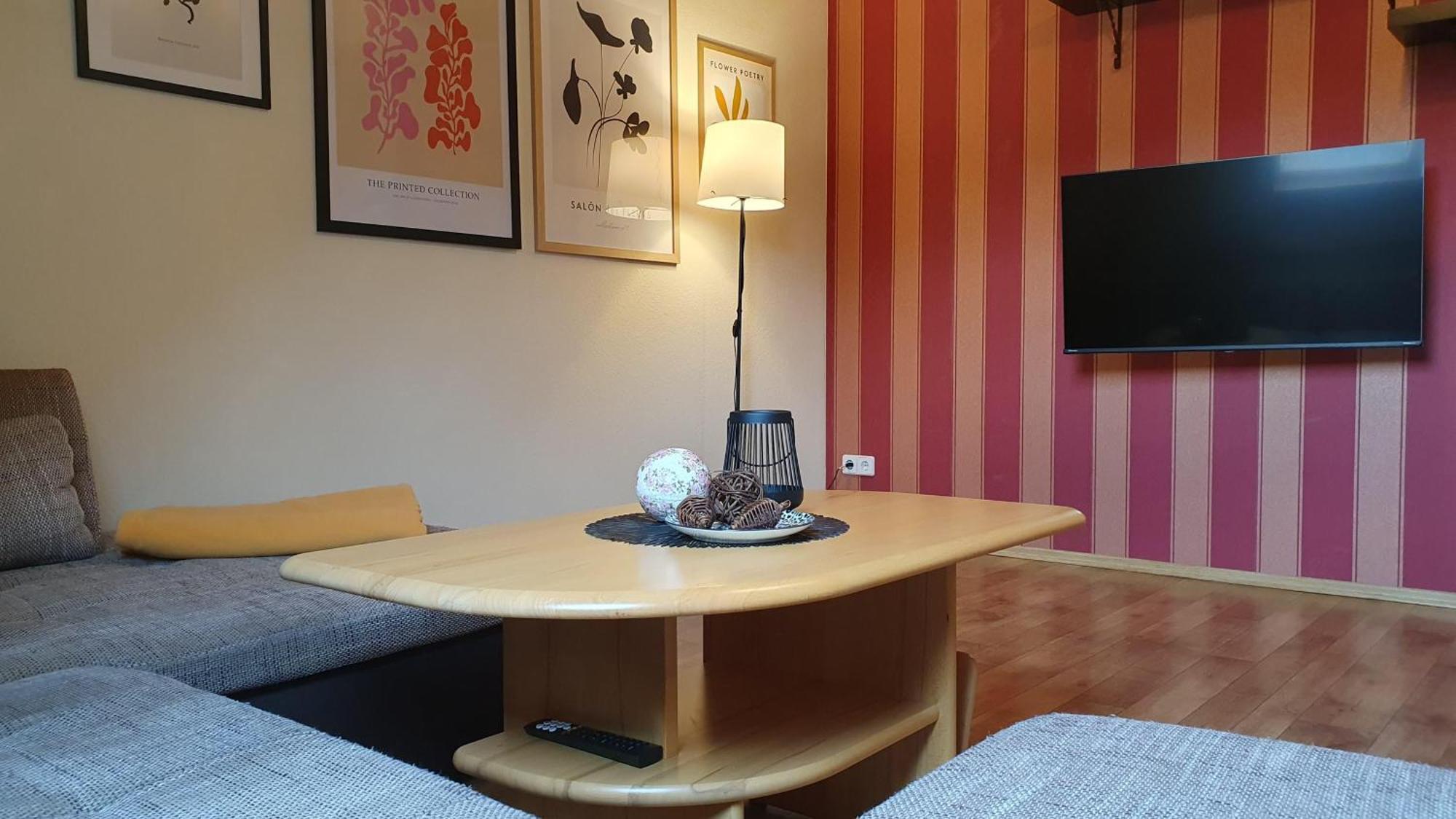 Ferienwohnung Im Gutshof Direkt Gegenueber Dem Schloss, Rhododendronpark Mit Terrasse Und Wlan Kromlau Luaran gambar