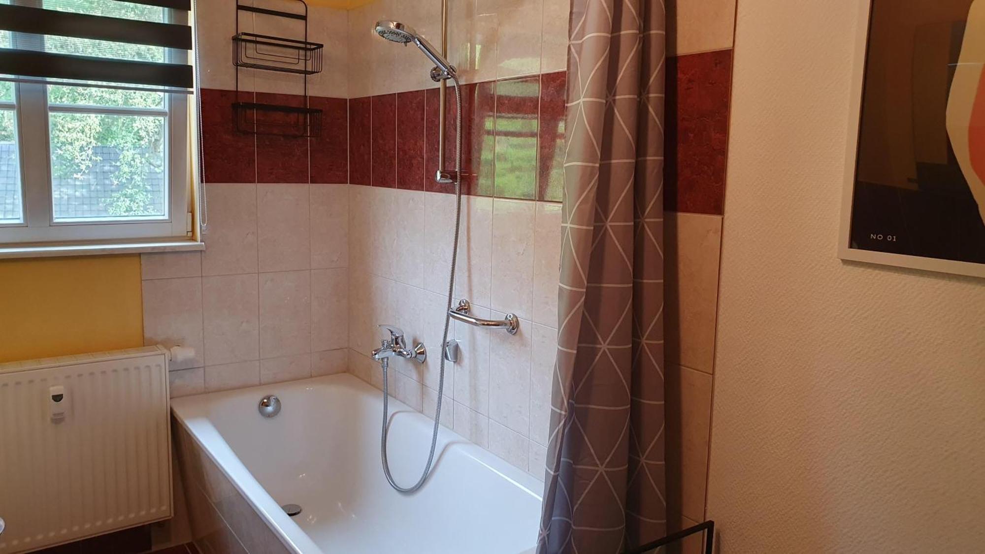 Ferienwohnung Im Gutshof Direkt Gegenueber Dem Schloss, Rhododendronpark Mit Terrasse Und Wlan Kromlau Luaran gambar