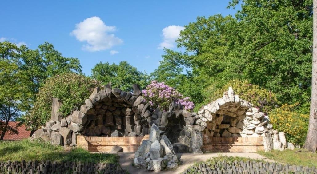 Ferienwohnung Im Gutshof Direkt Gegenueber Dem Schloss, Rhododendronpark Mit Terrasse Und Wlan Kromlau Luaran gambar