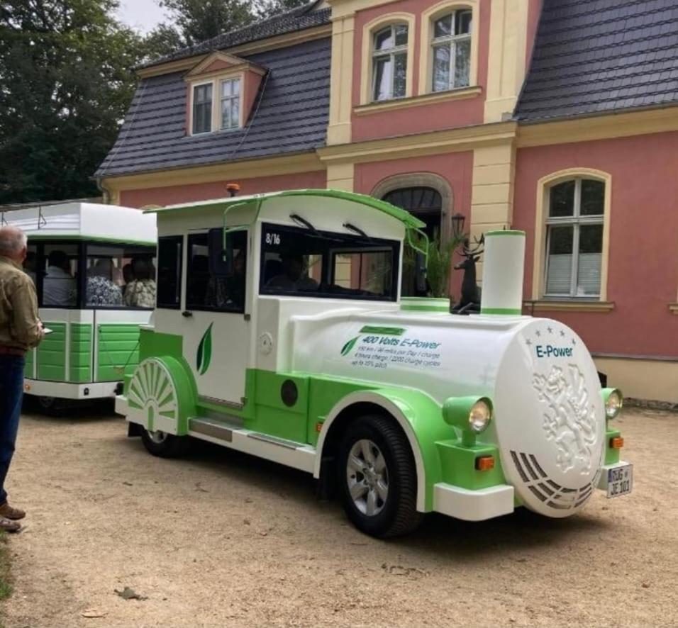 Ferienwohnung Im Gutshof Direkt Gegenueber Dem Schloss, Rhododendronpark Mit Terrasse Und Wlan Kromlau Luaran gambar